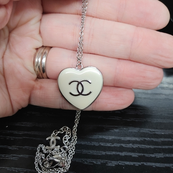 Chanel Necklace- "Rare" - Picture 2 of 6